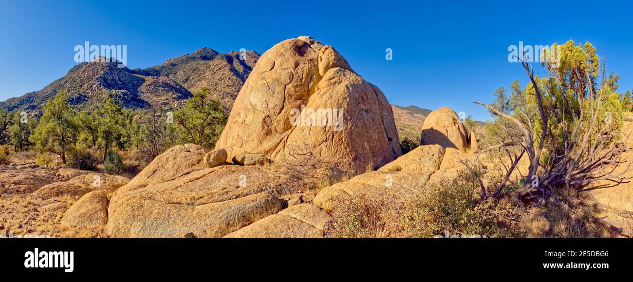 Giant Boulders, Granite Basin Recreation Area, Prescott National Forest, Arizona, USA Stock Photo