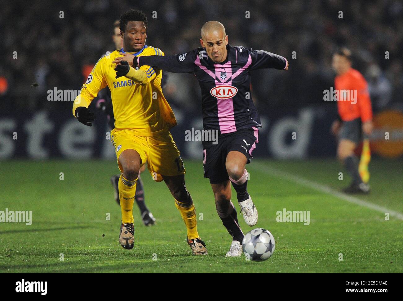 Chelsea's John Mikel Obi battles for the ball with Bordeaux's Wendel during the Champions League soccer match, Girondins de Bordeaux vs Chelsea at the Chaban Delmas stadium in Bordeaux, France on November 26, 2008. The match ended in a 1-1 draw. Photo by Steeve McMay/Cameleon/ABACAPRESS.COM Stock Photo