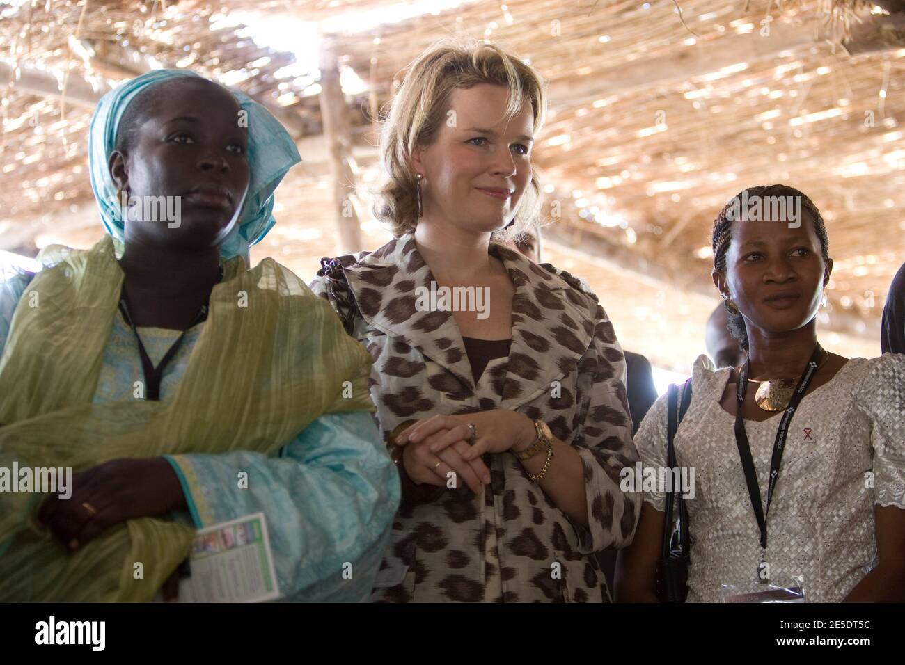 Mme Mbodj (G), La Princesse Mathilde de Belgique (C) et Mme Nabbosa de l'Ouganda (D) lors seance d'information sous les paillasses pendant la conference (ICASA) international de sensibilisation sur le sida et les maladies sexuellement transmissibles a Dakar, Senegal, Vendredi le 05 decembre 2008. Photo by Normand Blouin/UNICEF/ABACAPRESS.COM Stock Photo