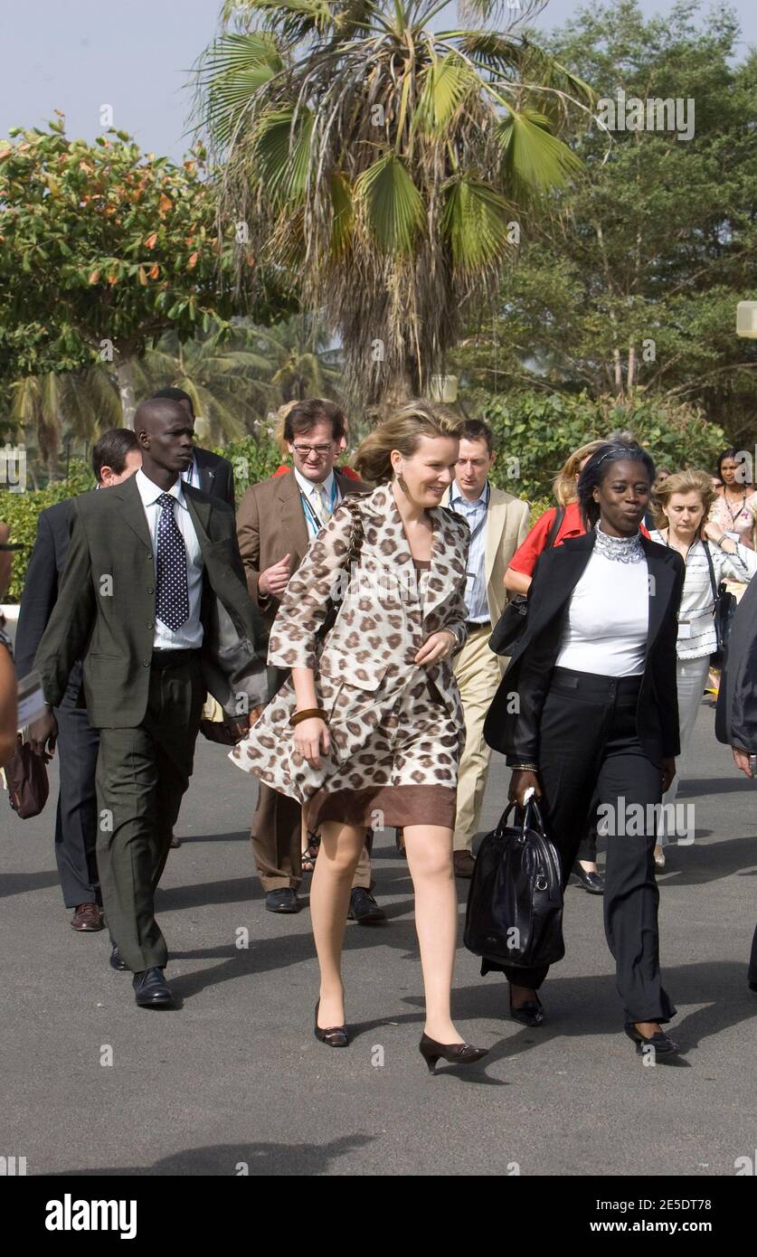 La Princesse Mathilde de Belgique (G) marche en compagnie de Mme Aminata Niame (D) conseillere À la presidence du Senegal lors d'une sortie dans les jardins du Meridien a Dakar, Senegal, Vendredi le 05 decembre 2008. Photo by Normand Blouin/UNICEF/ABACAPRESS.COM Stock Photo