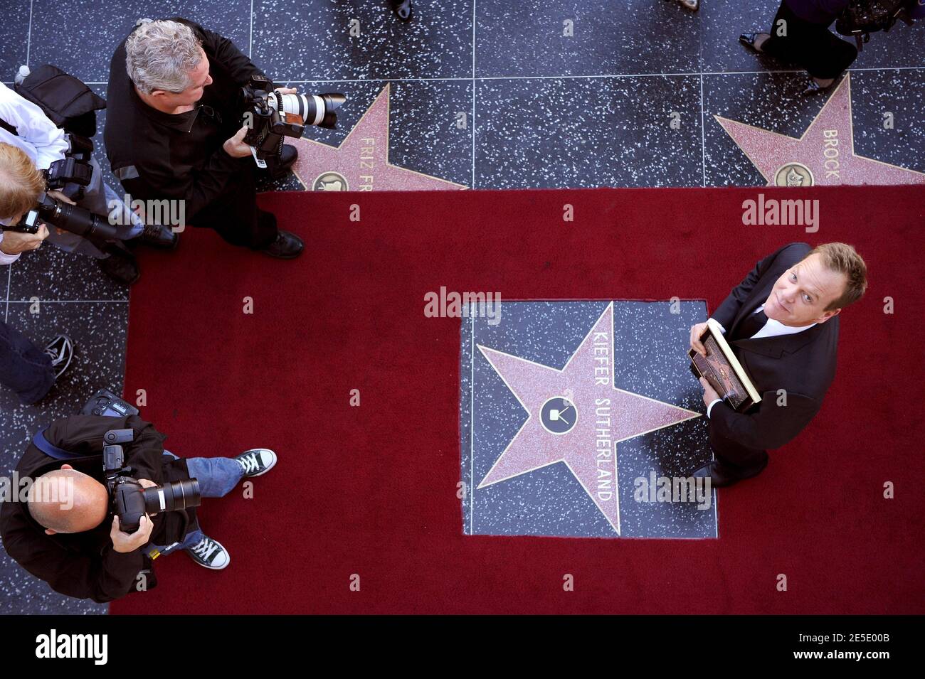 Kiefer Sutherland is honored with the 2,377th star on the walk of fame ...