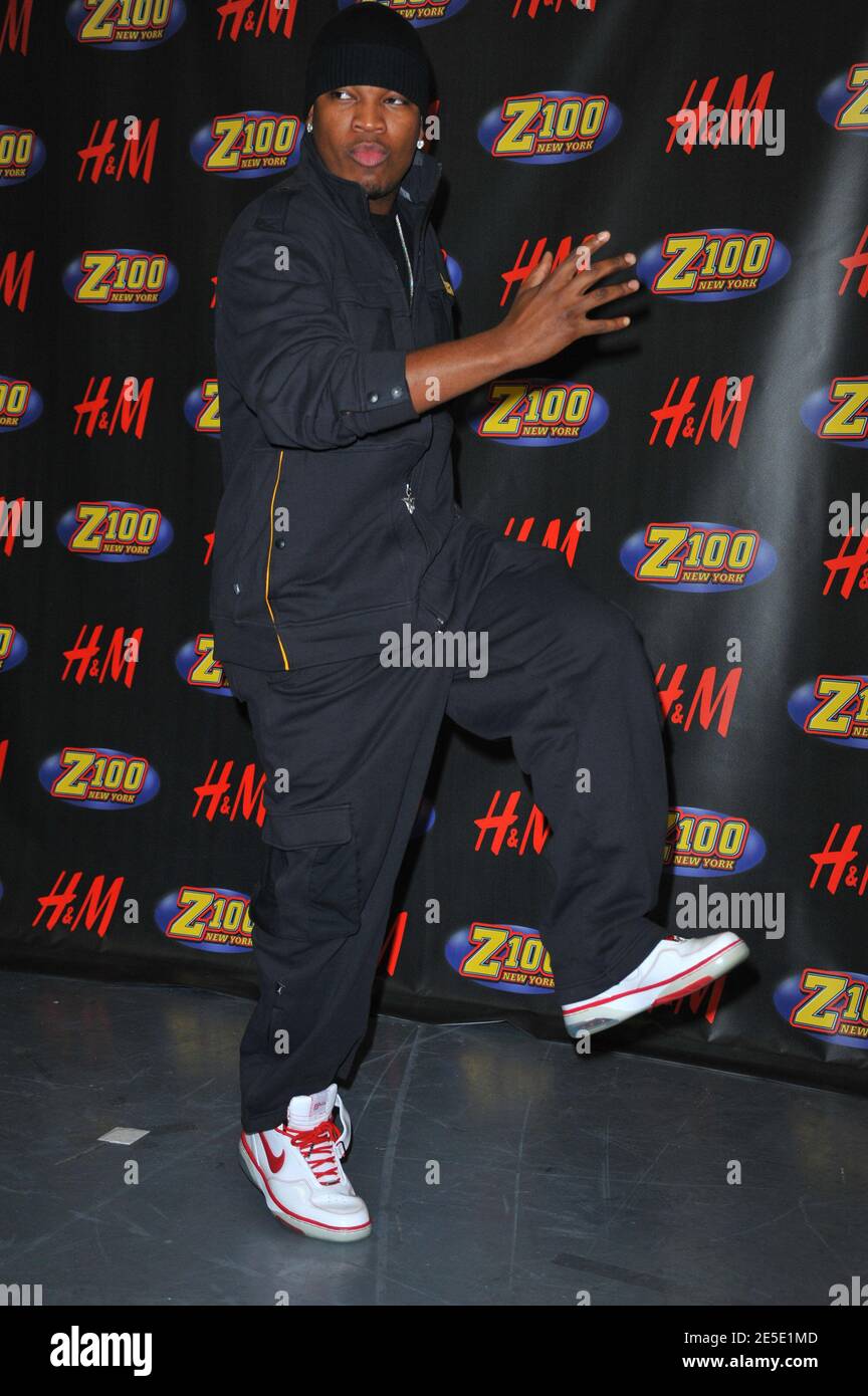Recording artist Ne-Yo poses in the press room during Z100's Jingle Ball at Madison Square Garden in New York City, NY, USA on December 12, 2008. Photo by Gregorio Binuya/ABACAPRESS.COM Stock Photo