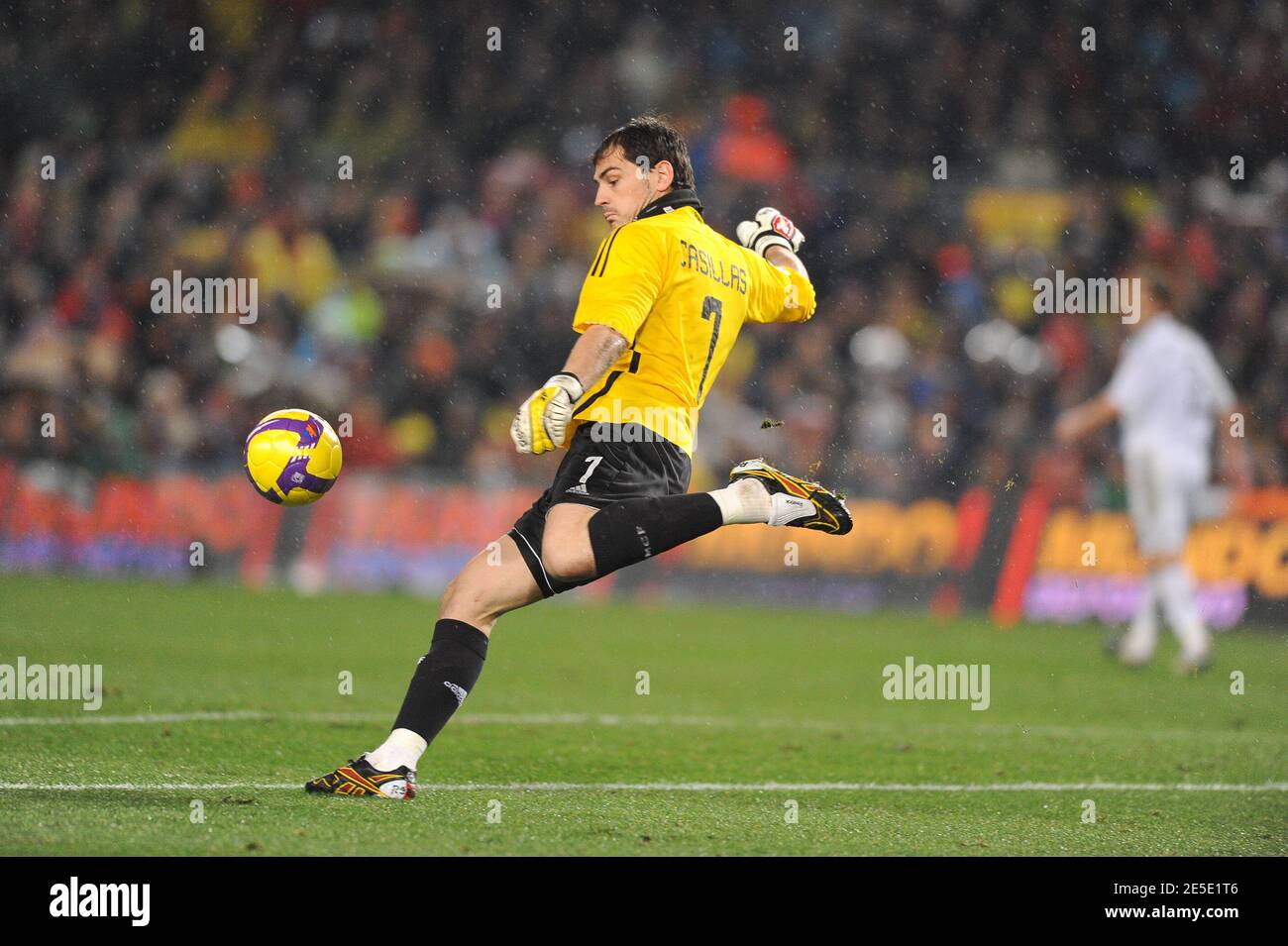 Real Madrid goalkeeper Iker Casillas during the Spanish First League Soccer match, FC Barcelona vs Real Madrid at at Nou Camp stadium in Barcelona, Spain on December 13, 2008. Barcelona won 2-0. Photo by Steeve McMay,Cameleon/ABACAPRESS.COM Stock Photo