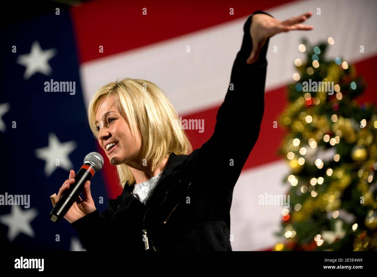 American Idol contestant Kellie Pickler entertains the troops at Bagram Air Base in Kandahar, Afghanistan on December 17, 2008, during the 2008 USO Holiday Tour. Photo by Chad J. McNeeley/DOD/ABACAPRESS.COM Stock Photo