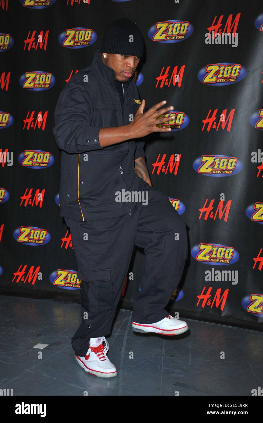 Recording artist Ne-Yo poses in the press room during Z100's Jingle Ball at Madison Square Garden in New York City, USA on December 12, 2008. Photo by Gregorio Binuya/ABACAUSA.COM (Pictured : Ne-Yo) Stock Photo