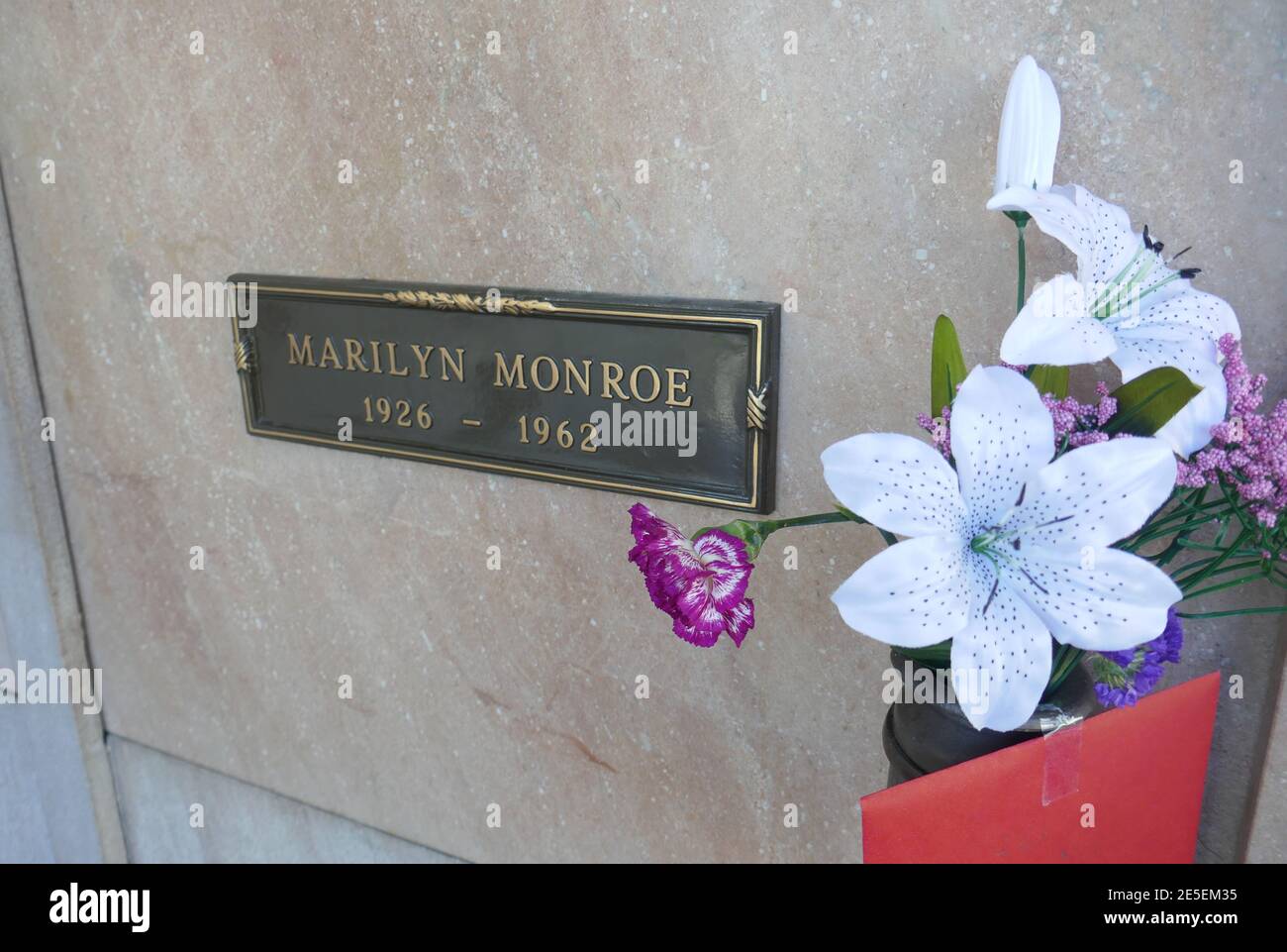 Los Angeles, California, USA 26th January 2021 A general view of atmosphere of actress Marilyn Monroe's grave at Pierce Brothers Westwood Village Memorial Park on January 26, 2021 in Los Angeles, California, USA. Photo by Barry King/Alamy Stock Photo Stock Photo