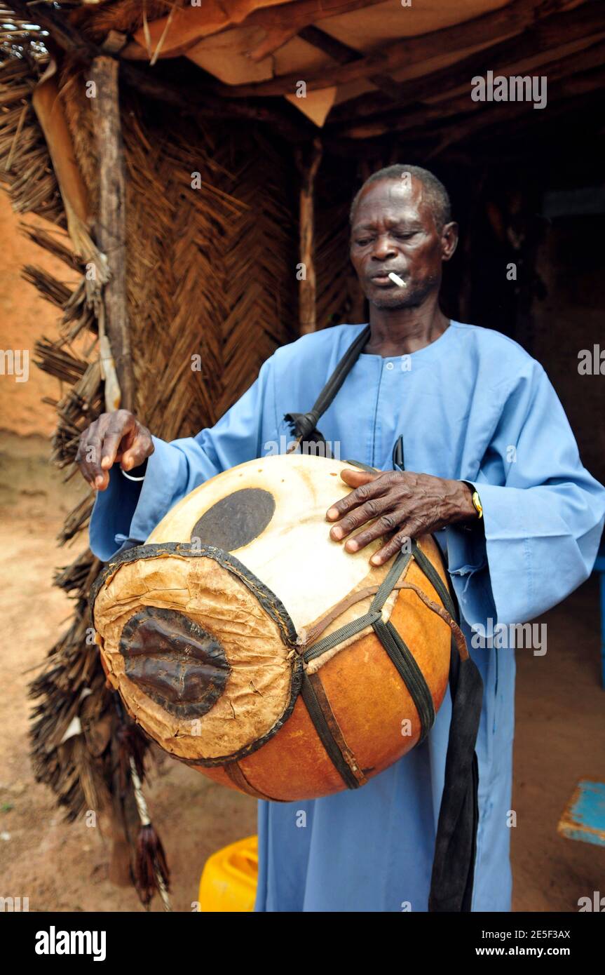 Tambour stock image. Image of performing, musical, africa - 14399863
