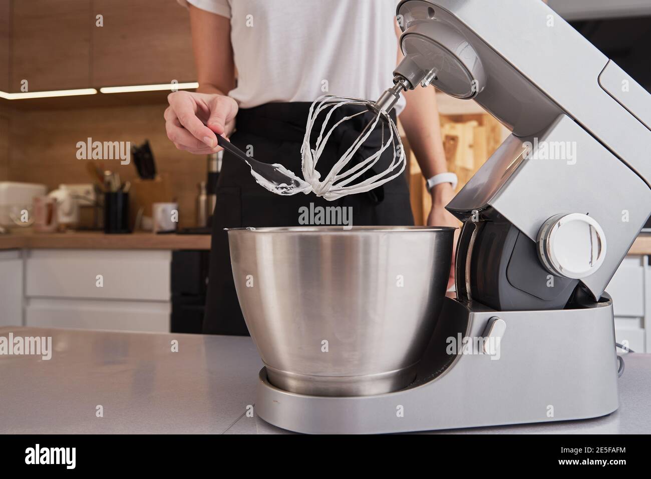 Woman using food processor to cooking in the kitchen Stock Photo Alamy