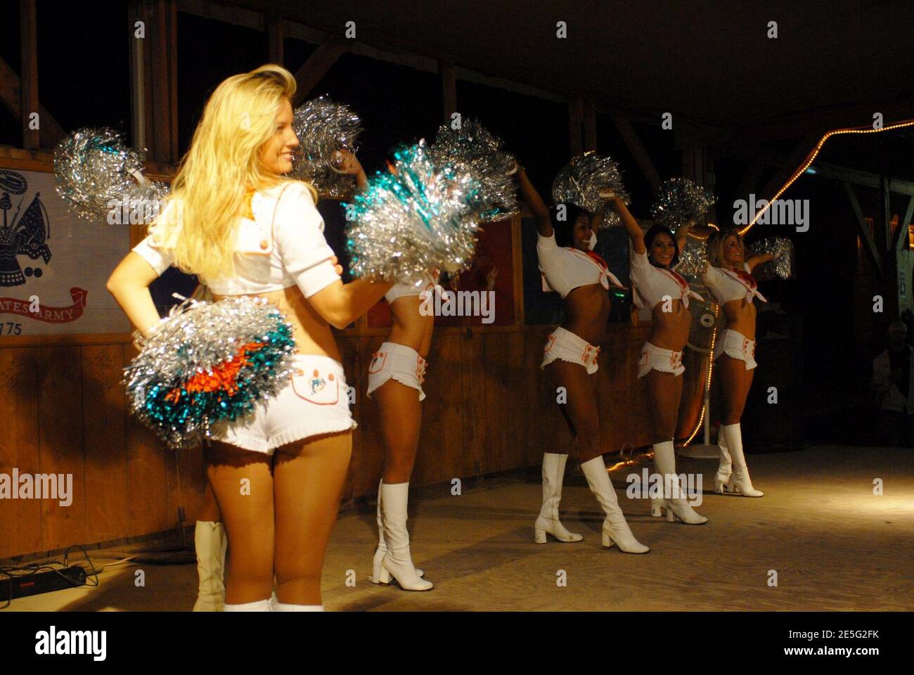 Dolphins cheerleaders hi-res stock photography and images - Alamy