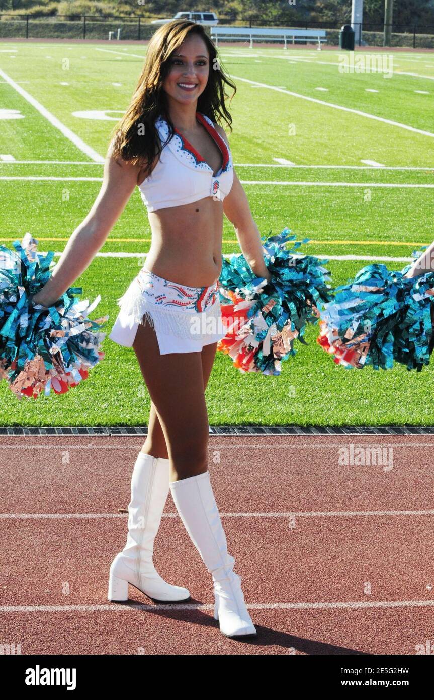 Dolphins cheerleaders hi-res stock photography and images - Alamy