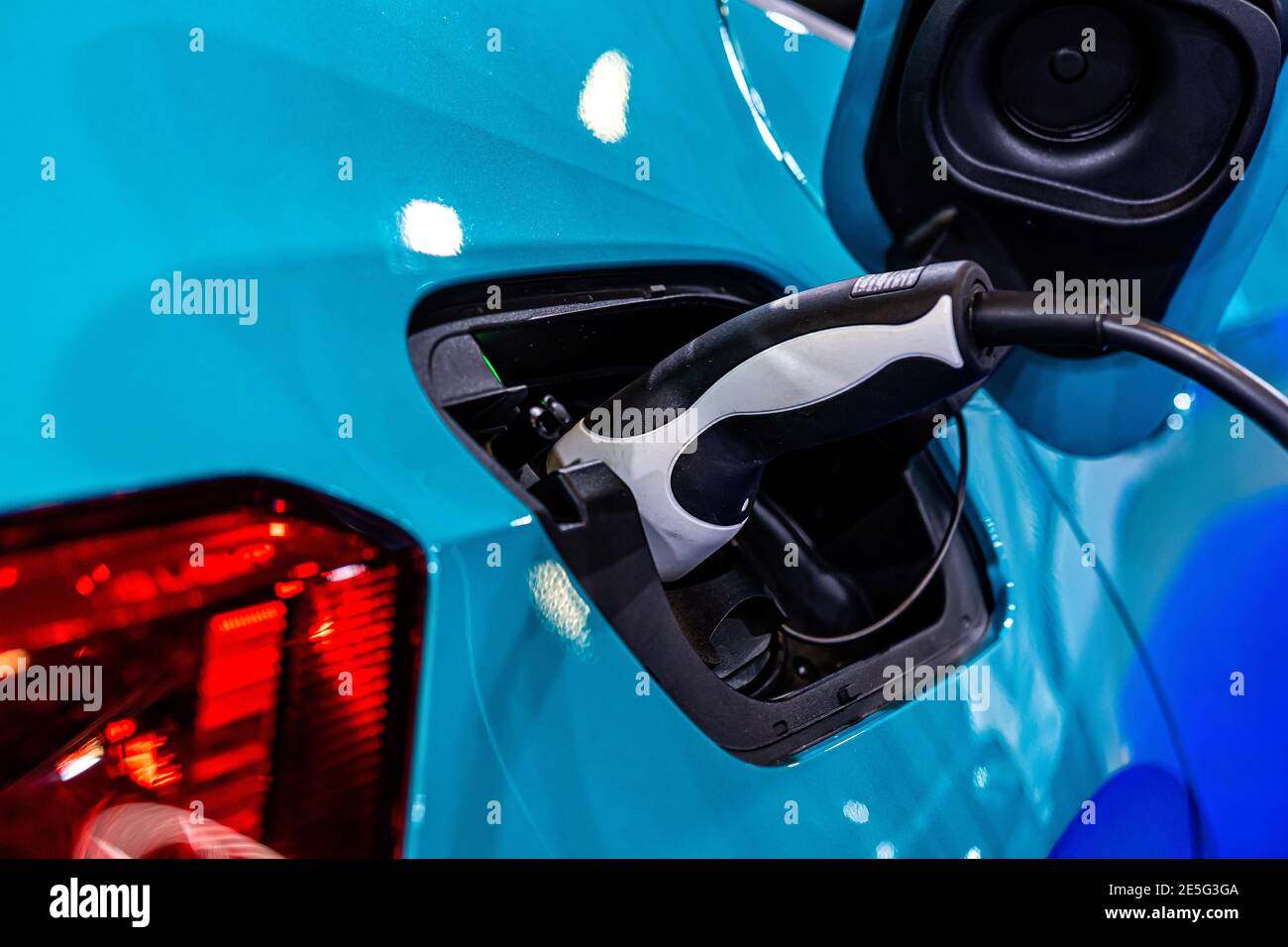 power supply for electric car charging, electric car charging station