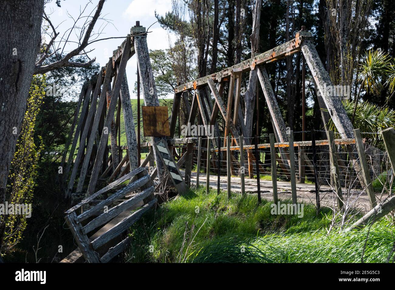 Old wooden truss bridge near Akitio, Tararua District, North Island, New Zealand Stock Photo