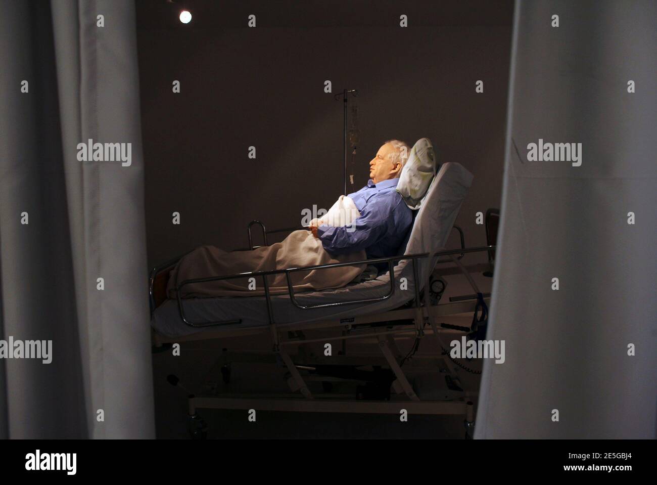 Comatose High Resolution Stock Photography And Images Alamy Comatose High Resolution Stock Photography And Images Alamy