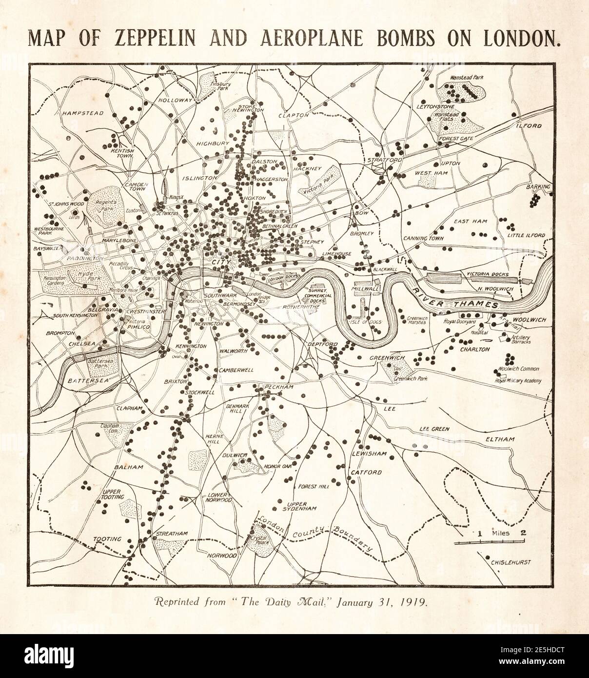 1919 Daily Mail Zeppelin and plane bombs map of London Stock Photo