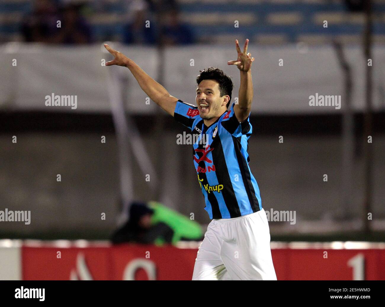 Moises Gamarra Of Peru S Real Garcilaso Celebrates After Scoring The Winning Penalty In The Penalty Shoot Out To Defeat Uruguay S Nacional For The Copa Libertadores In Montevideo May 9 13 Reuters Andres Stapff