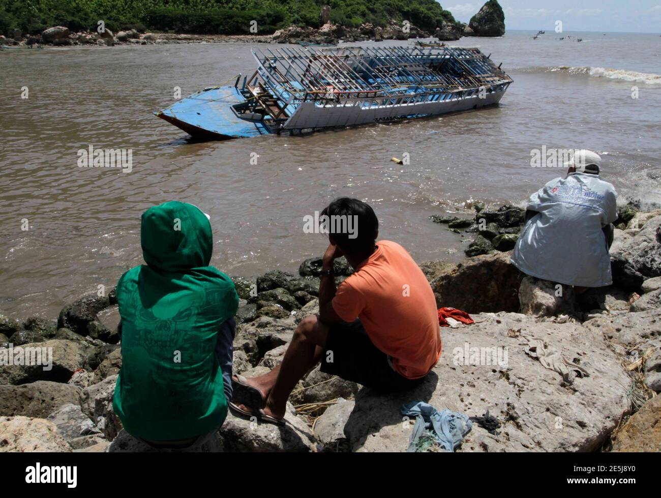 Puger hi-res stock photography and images - Alamy