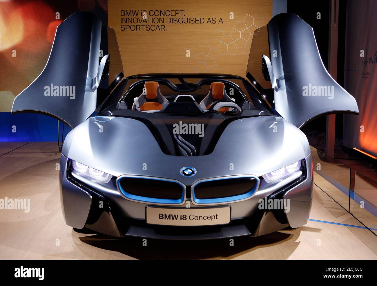 Bmw i8 spyder hi-res stock photography and images - Alamy