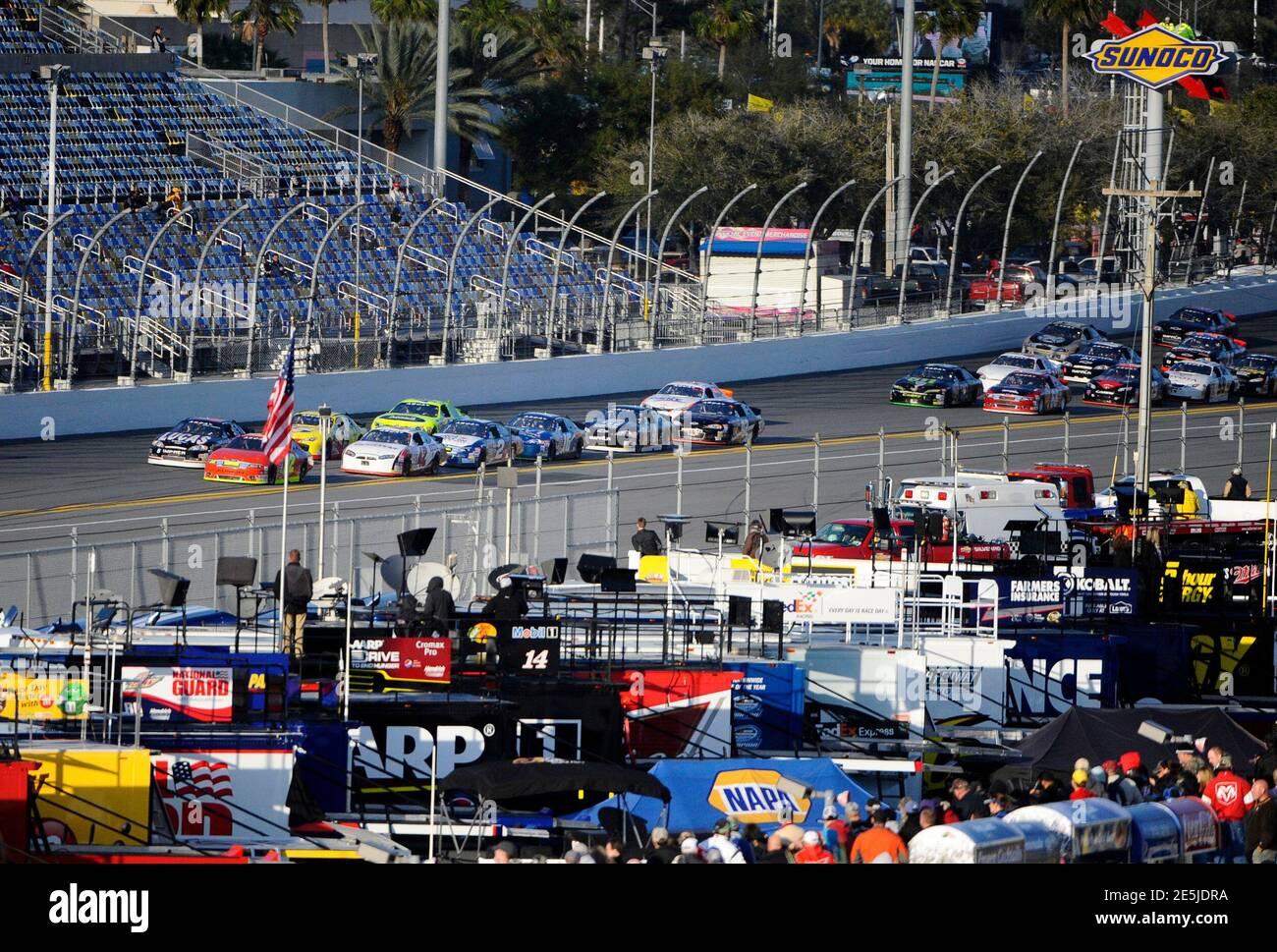 Racing oval hi-res stock photography and images - Alamy