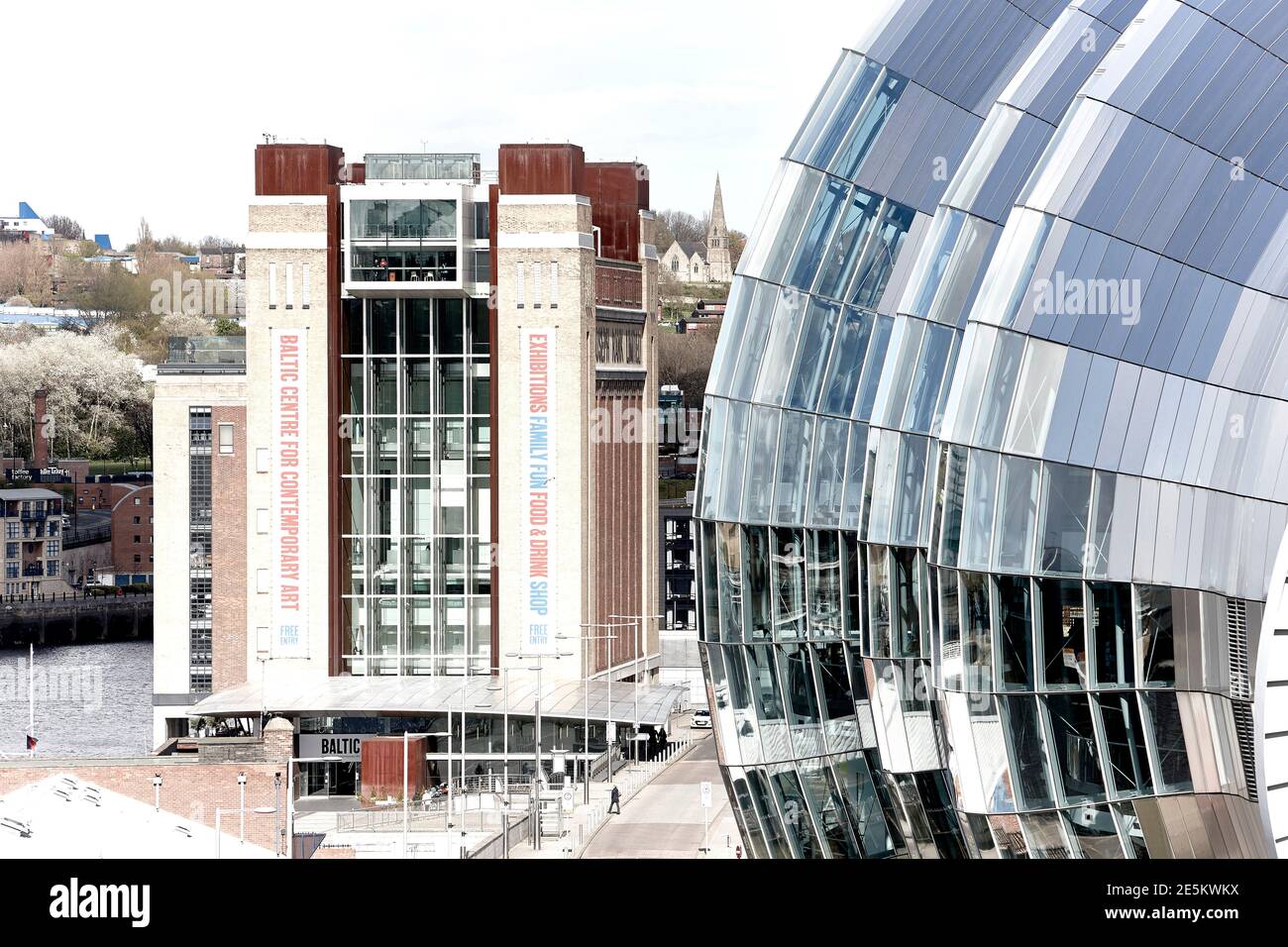 Baltic Centre for Contemporary Art with the Sage in Gateshead