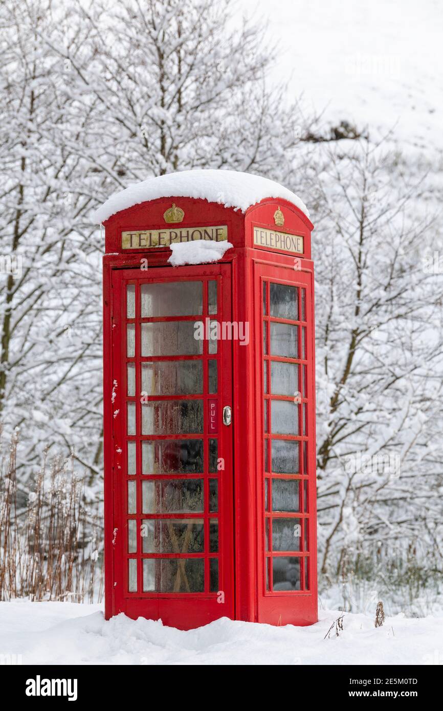 Phone booth england hi-res stock photography and images - Alamy