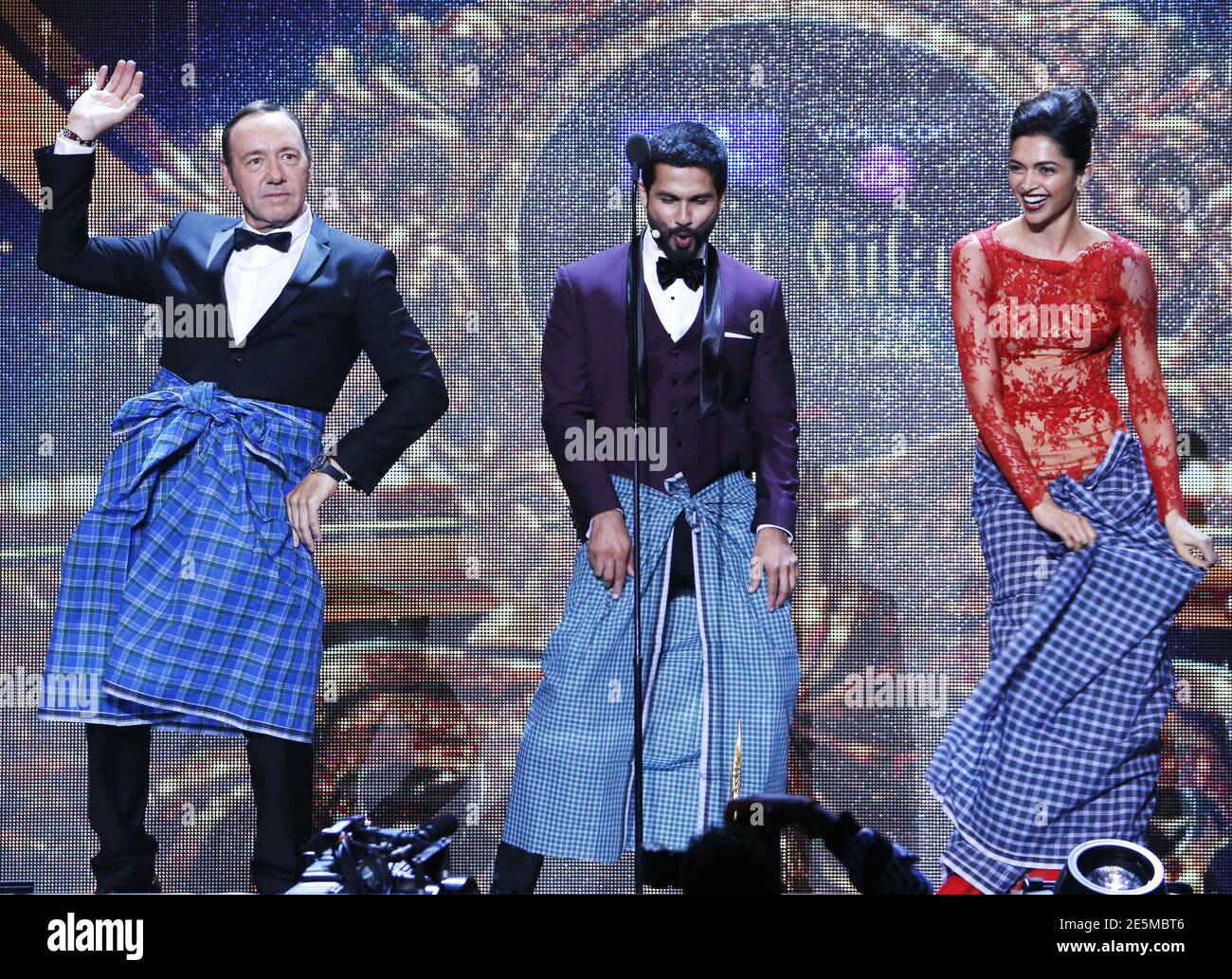 lungi dance chennai express