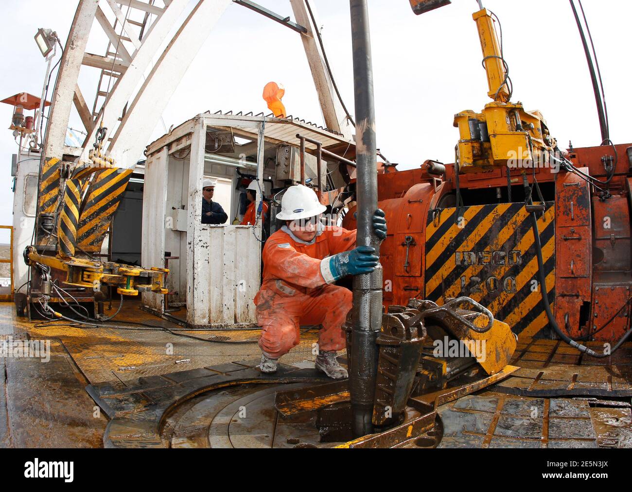 Unconventional Rigs Unconventional oil hi-res stock photography and images - Alamy