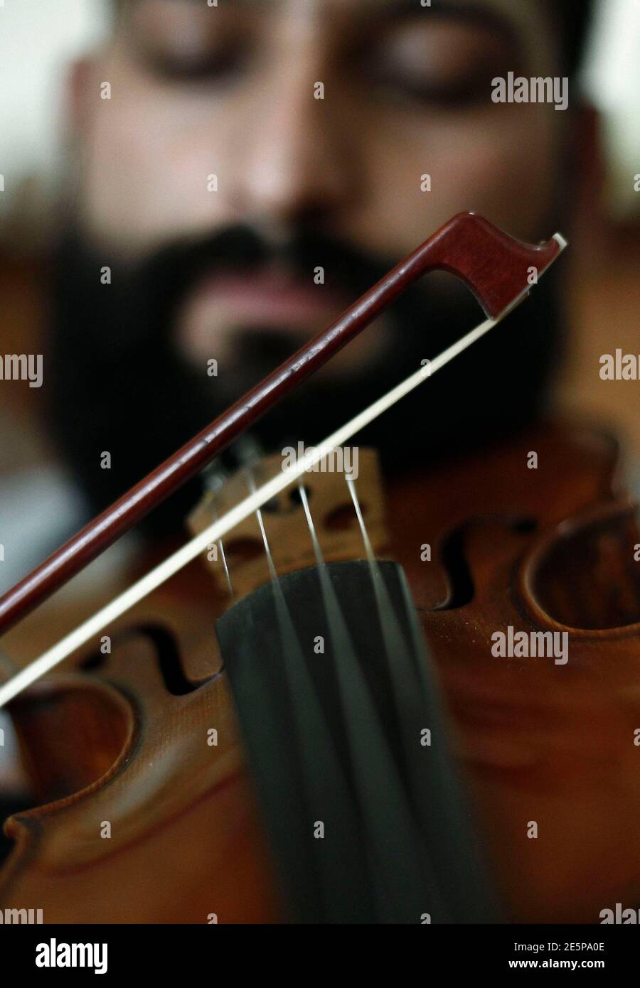 First violin hi-res stock photography and images - Page 10 - Alamy