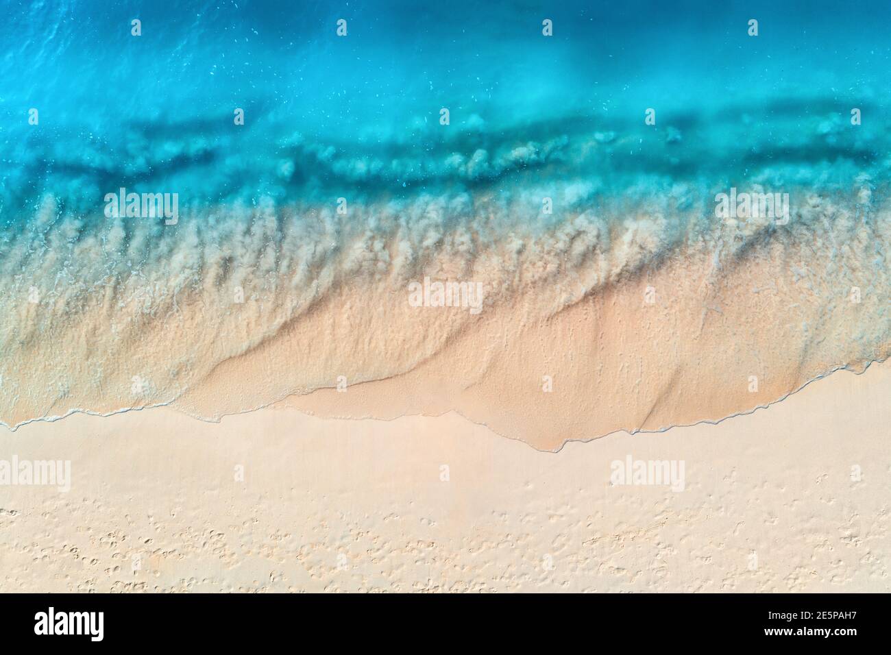 Empty sea sandy beach hi-res stock photography and images - Alamy
