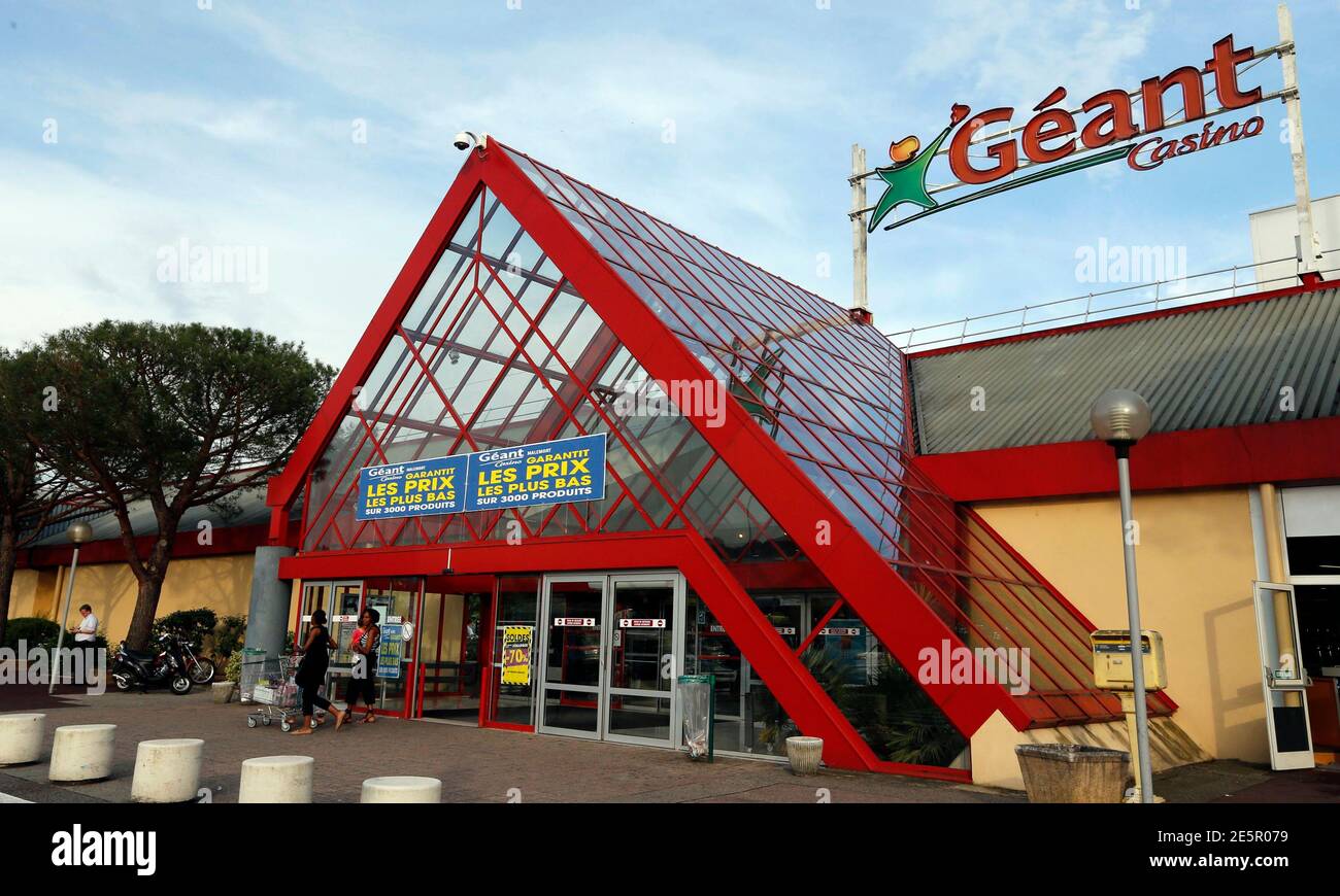 Geant casino hires stock photography and images Alamy