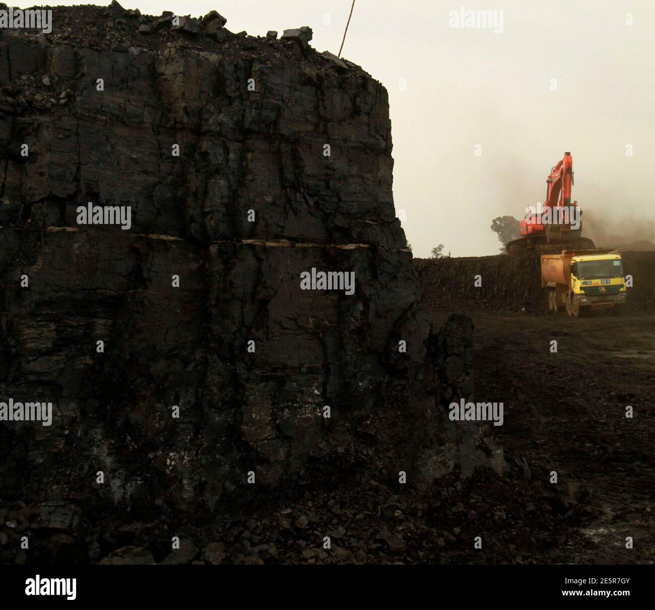 Open Coal Piles High Resolution Stock Photography and Images - Alamy