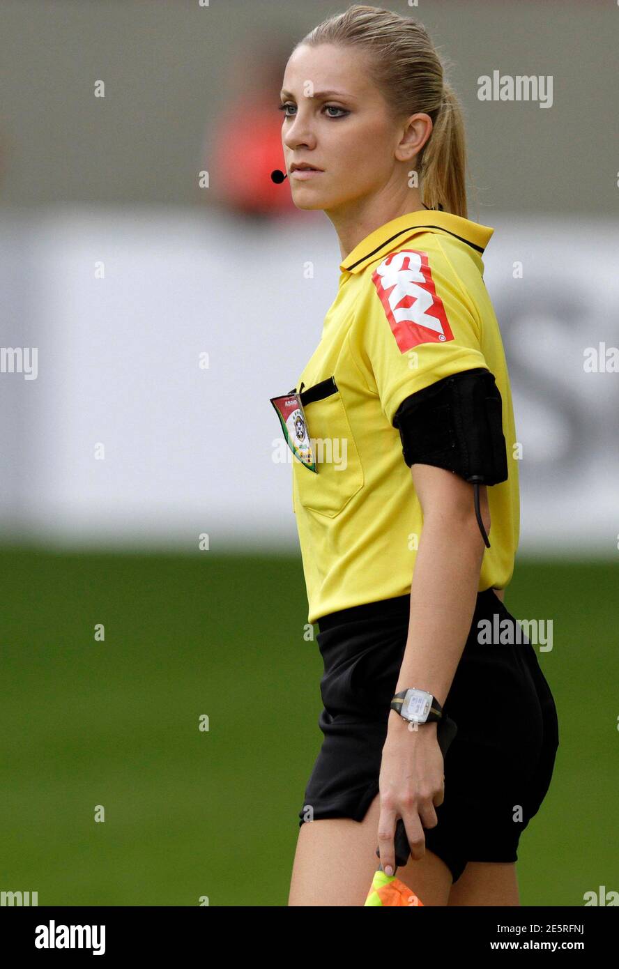 Brazilian Assistant Referee Fernanda Colombo High Resolution Stock Photography And Images Alamy