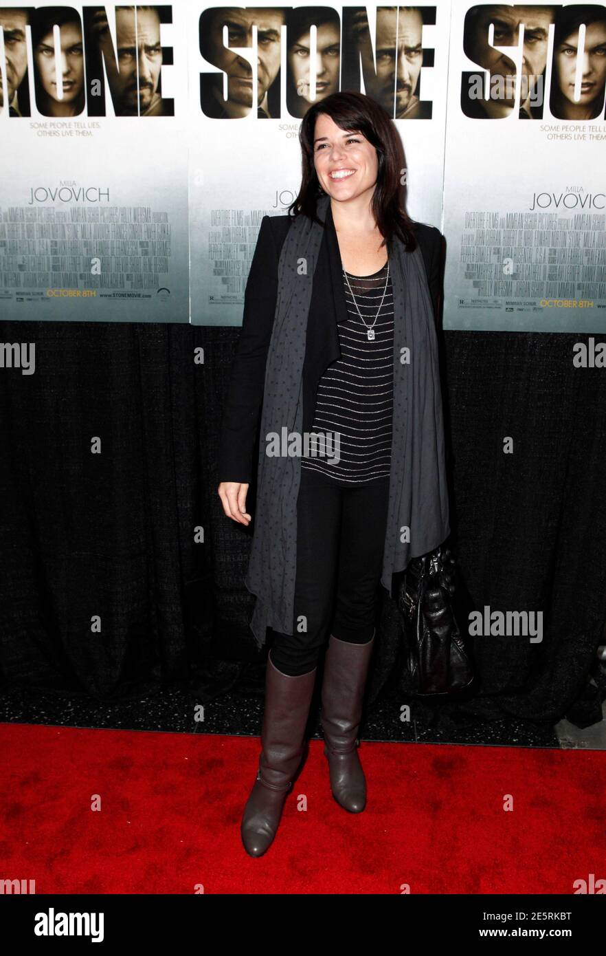 Neve campbell actress High Resolution Stock Photography and Images - Alamy