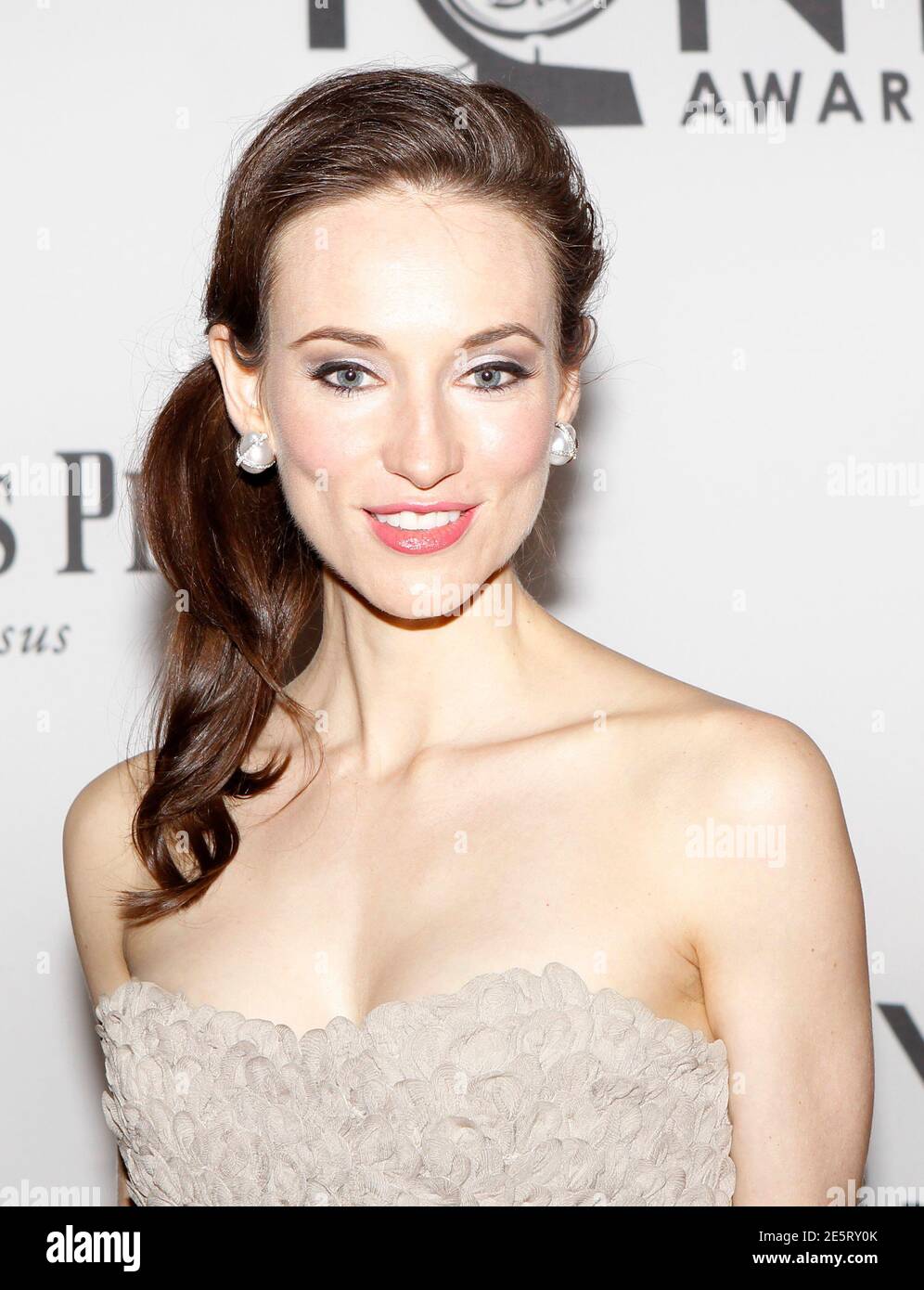 Elizabeth davis hi res stock photography and images Alamy