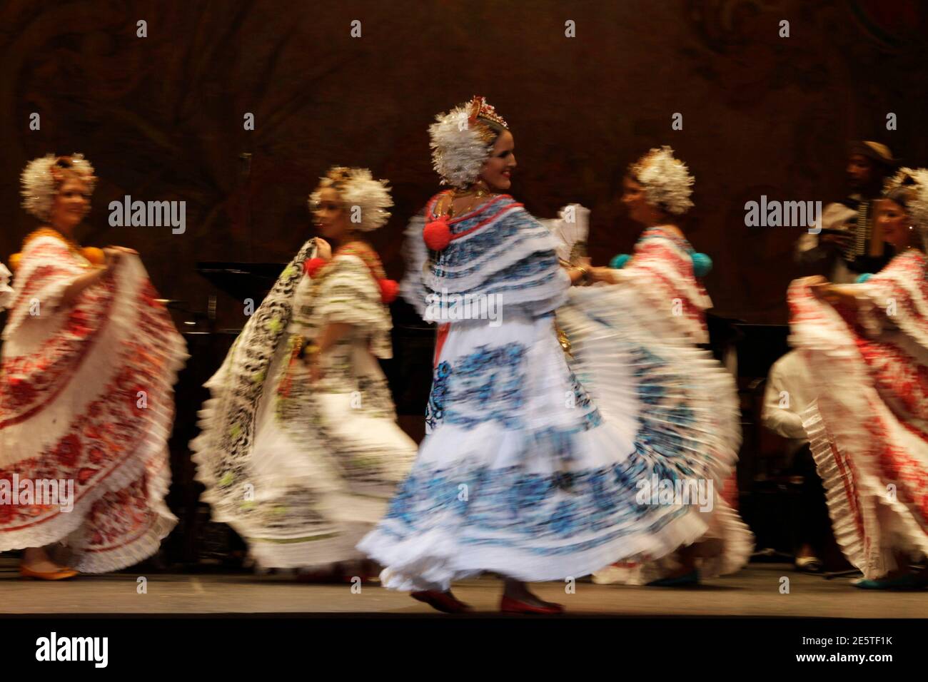 Panama pollera hi-res stock photography and images - Page 3 - Alamy