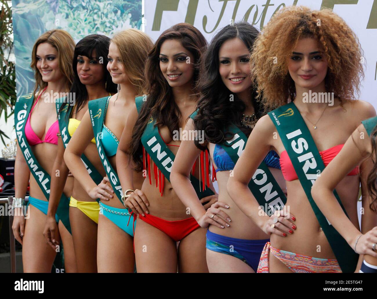 Miss World Contestants L R Miss High Resolution Stock Photography and  Images - Alamy