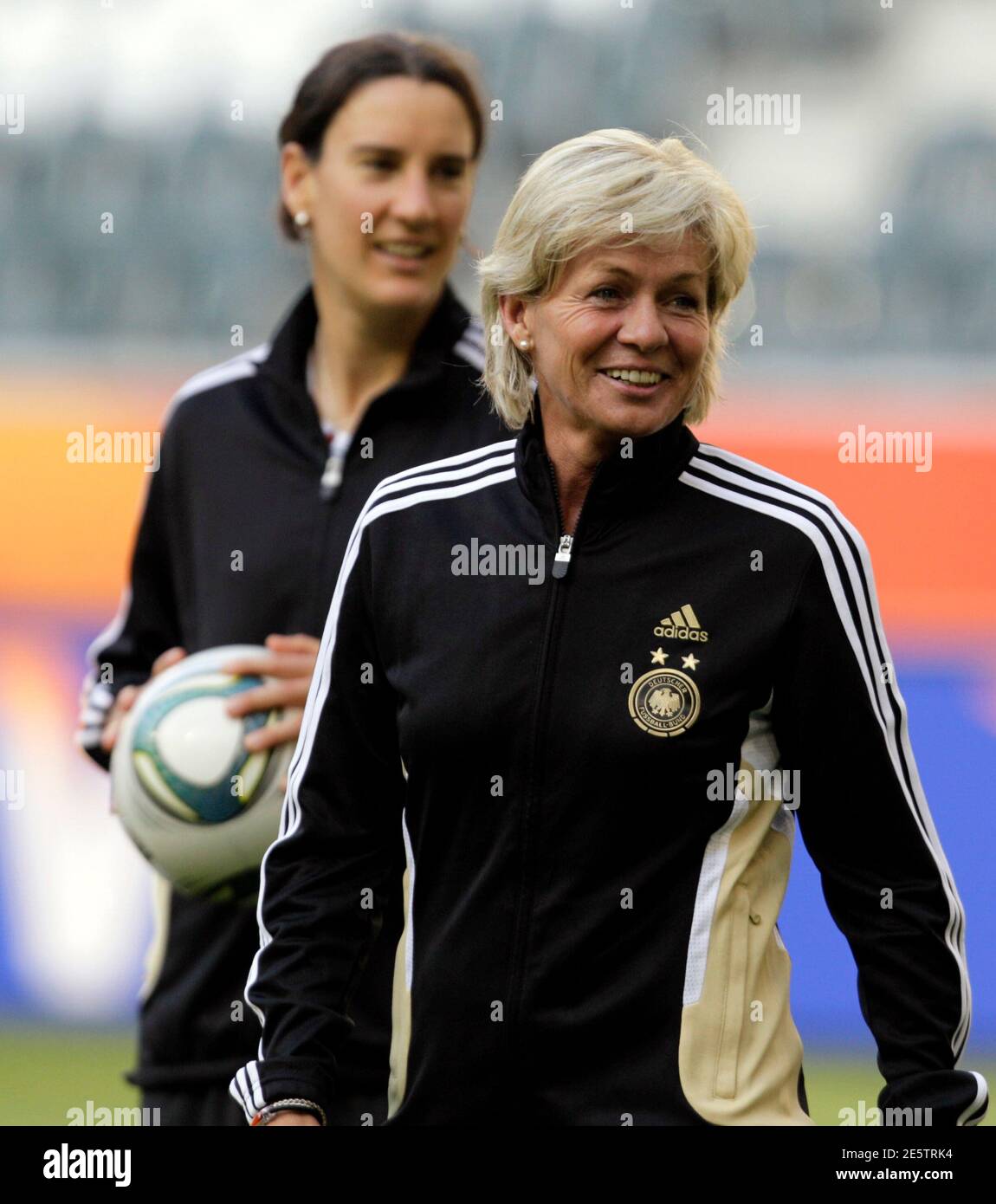 Page 2 - Coach Silvia Neid Germany On High Resolution Stock Photography and  Images - Alamy