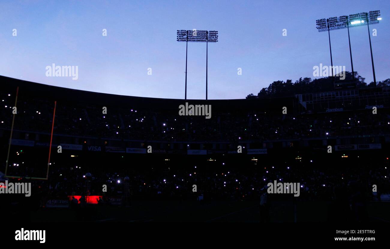 Pittsburgh stadium night hires stock photography and images Alamy