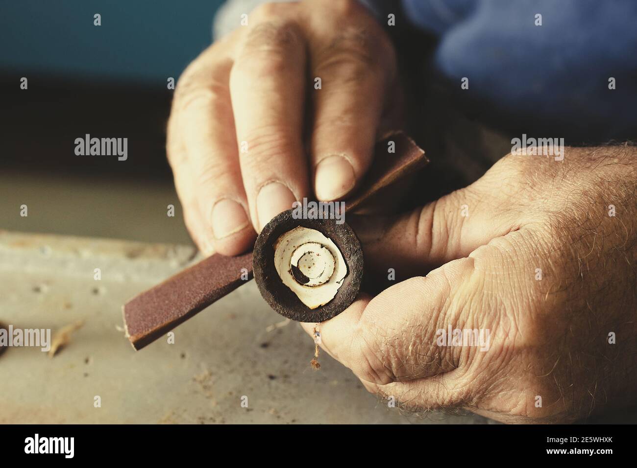 Manual sharpening process hi-res stock photography and images - Alamy