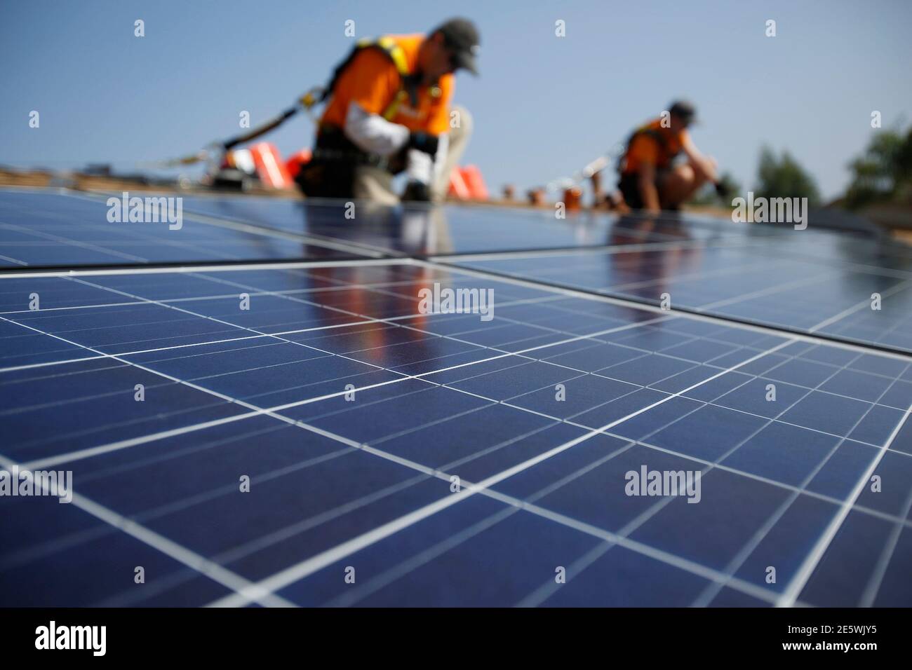Vivint solar hires stock photography and images Alamy