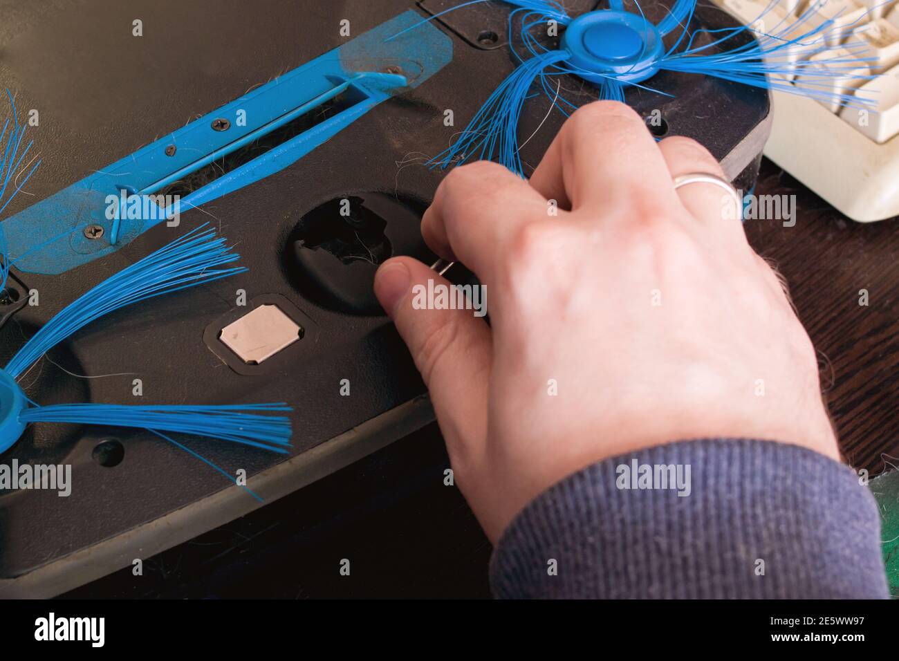 Vacuum cleaner repair hires stock photography and images Alamy