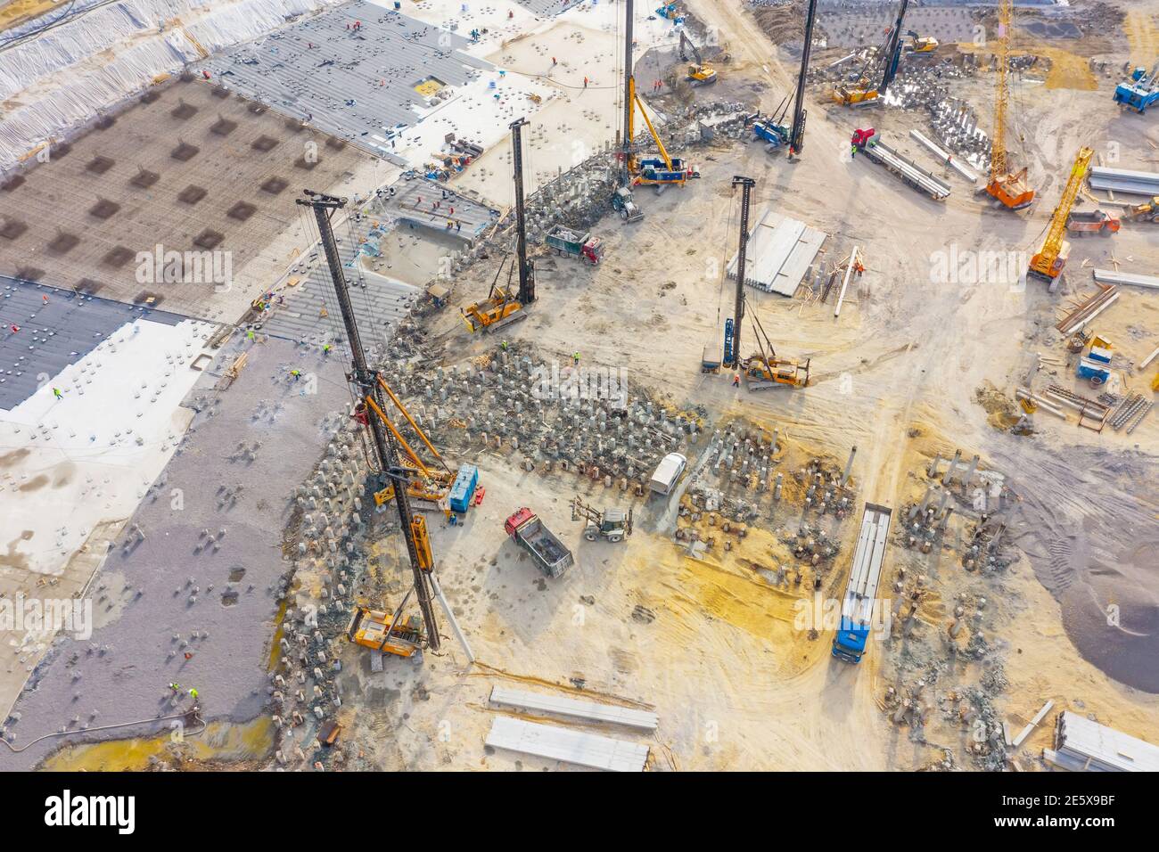 Equipment for installing piles in ground, heavy machines for driving ...