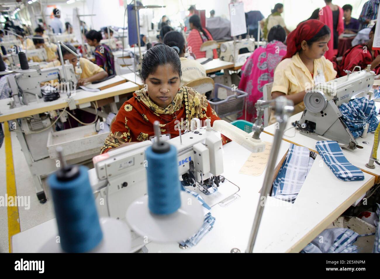 Clothing factory bangladesh hires stock photography and images Alamy
