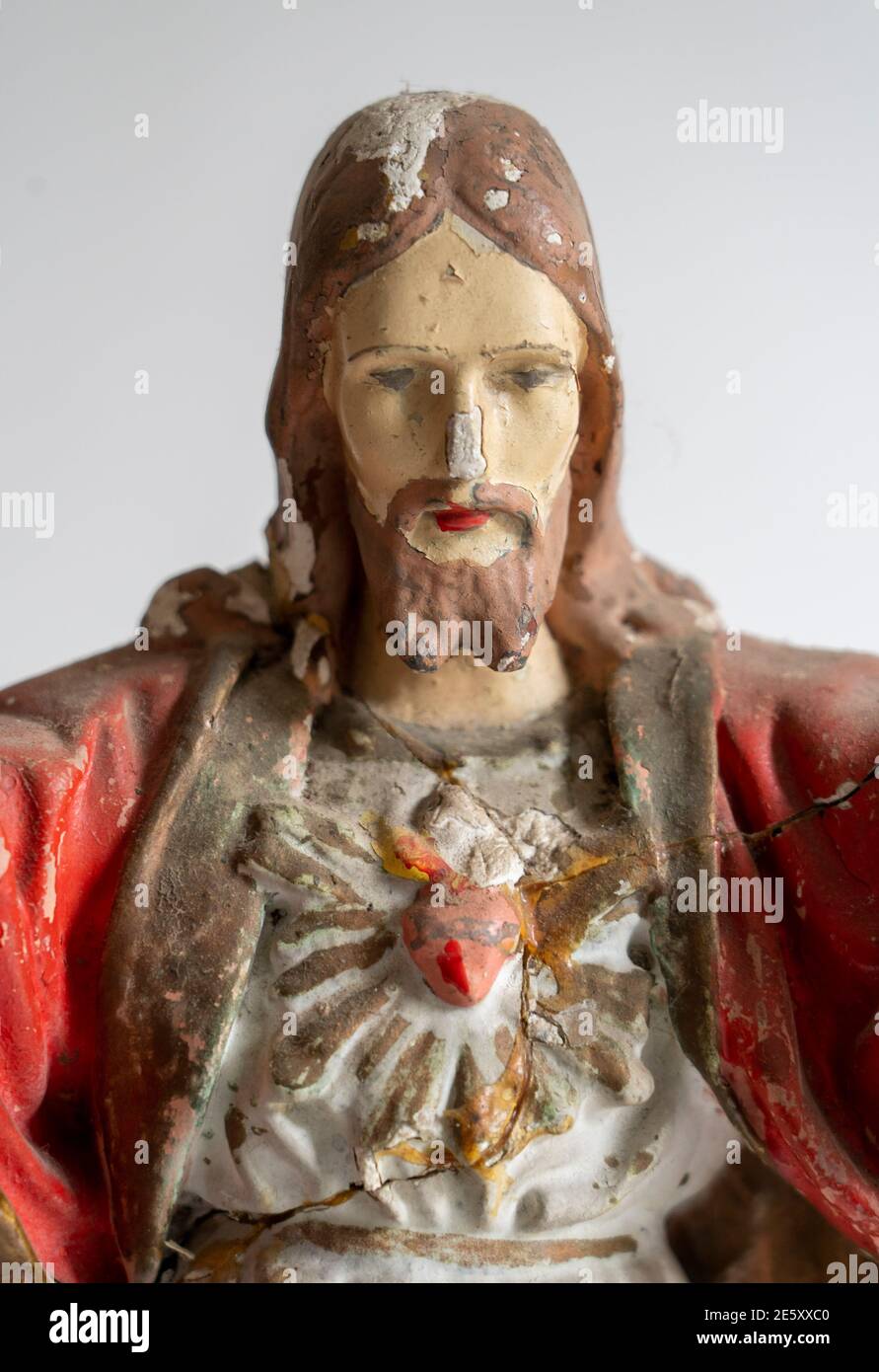 Broken statue jesus hires stock photography and images Alamy