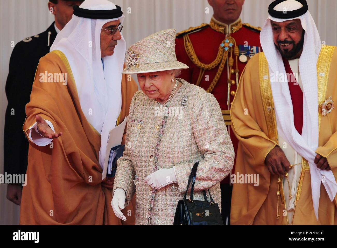 Page 2 - Khalifa Bin Zayed Al Nahayan High Resolution Stock Photography and  Images - Alamy