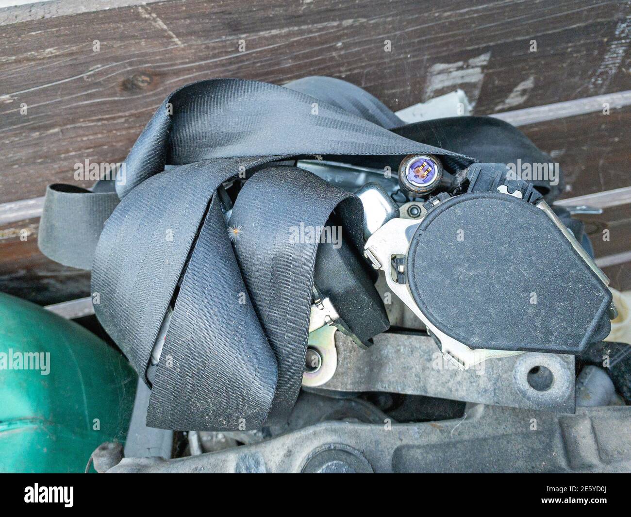 second hand seat belts