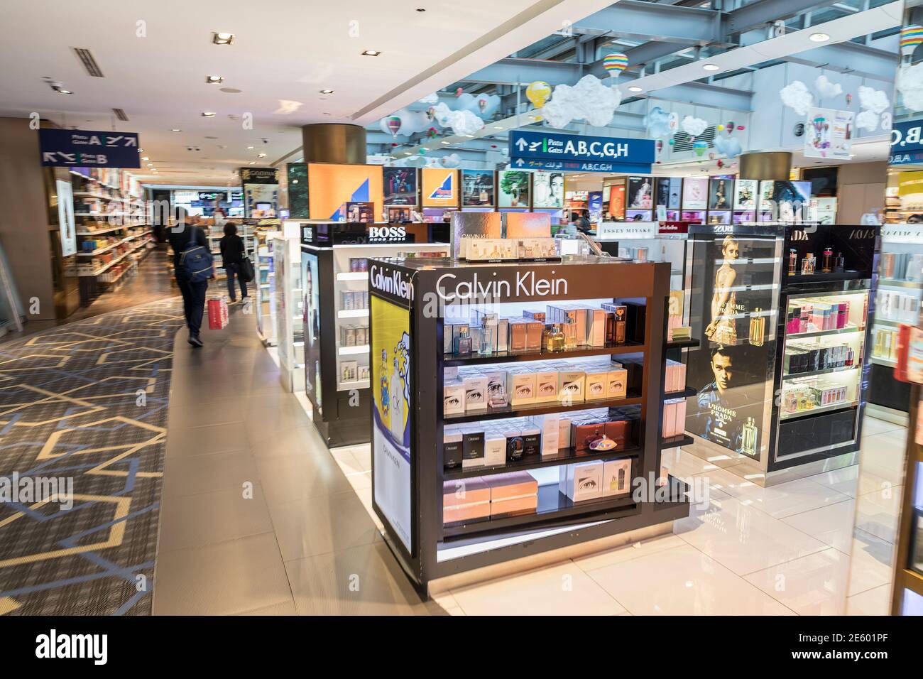 Airport duty free perfume hi-res stock photography and images - Alamy