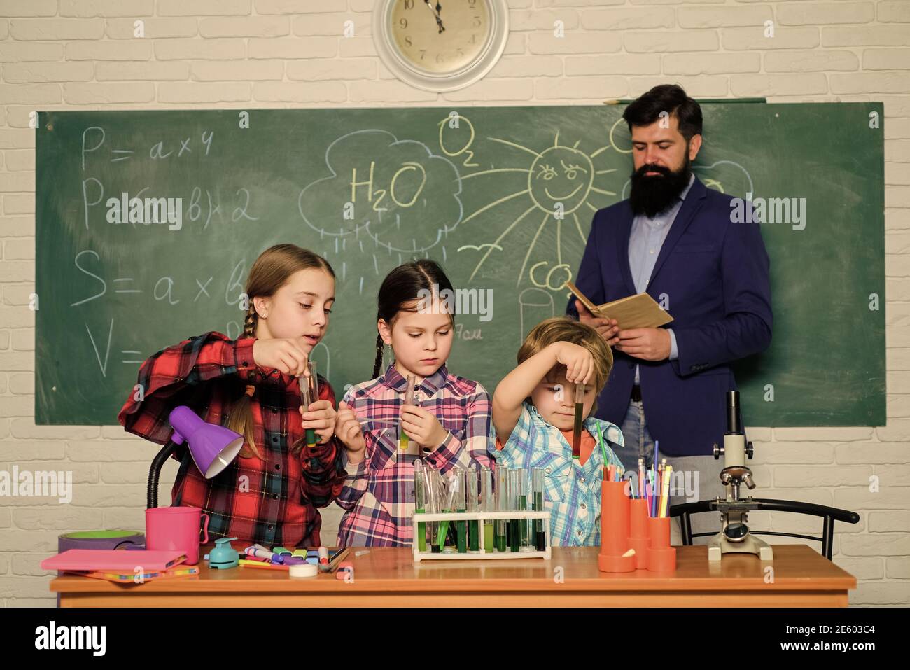 Science Club Practicals Elementary practical chemistry hi-res stock photography and images - Alamy