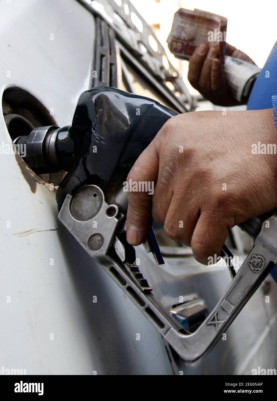 Petrol crisis egypt hires stock photography and images Alamy