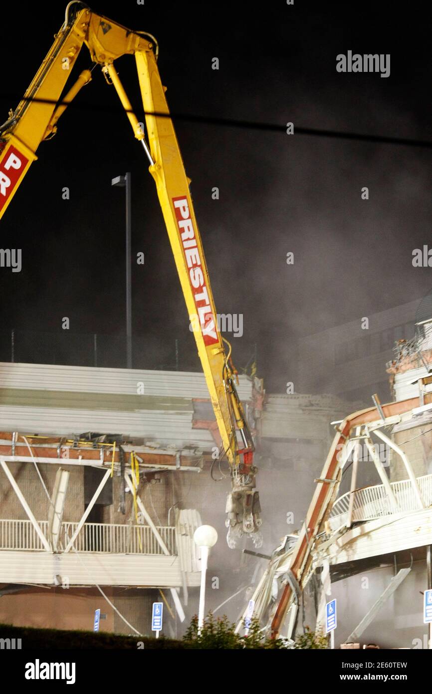 Heavy breathing hires stock photography and images Alamy