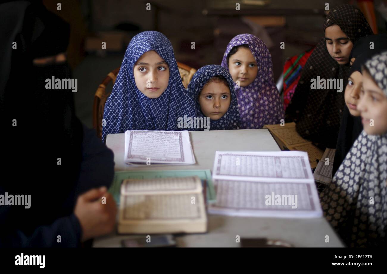 Recite Lesson High Resolution Stock Photography and Images - Alamy